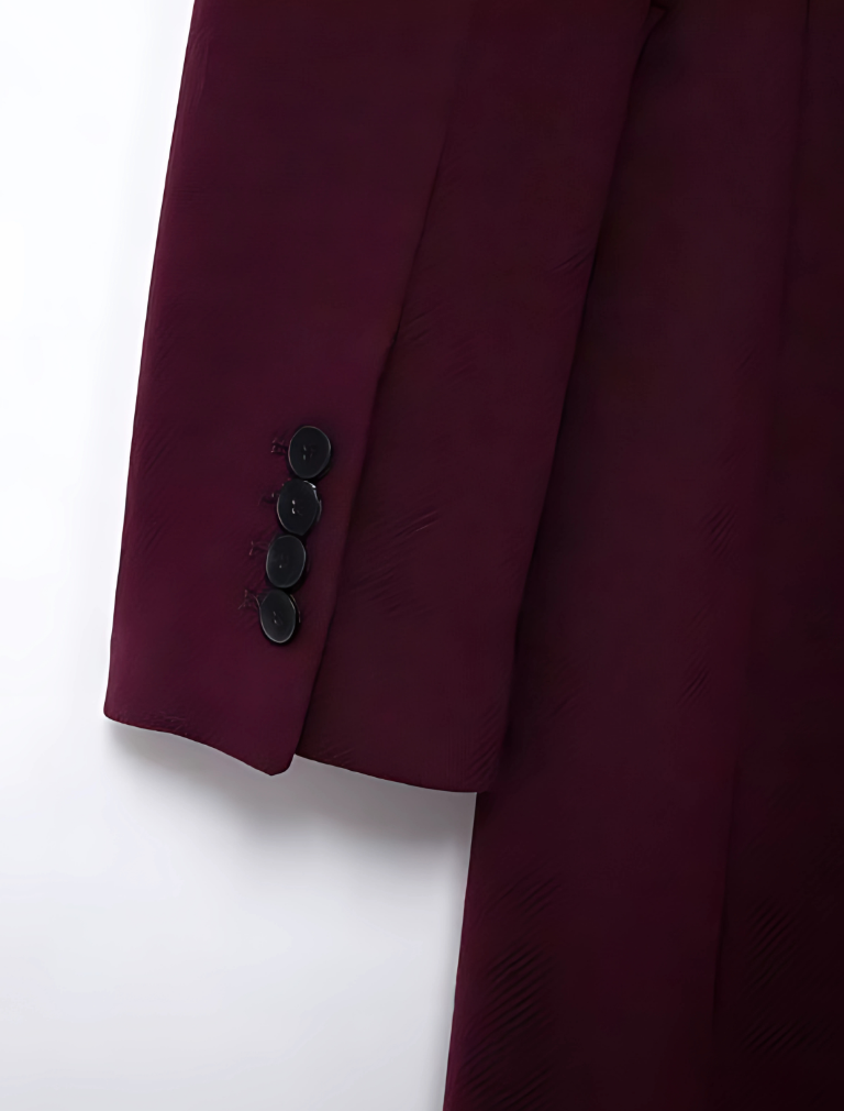 Maison Svala™ | Elegant Vinröd Ullkappa
